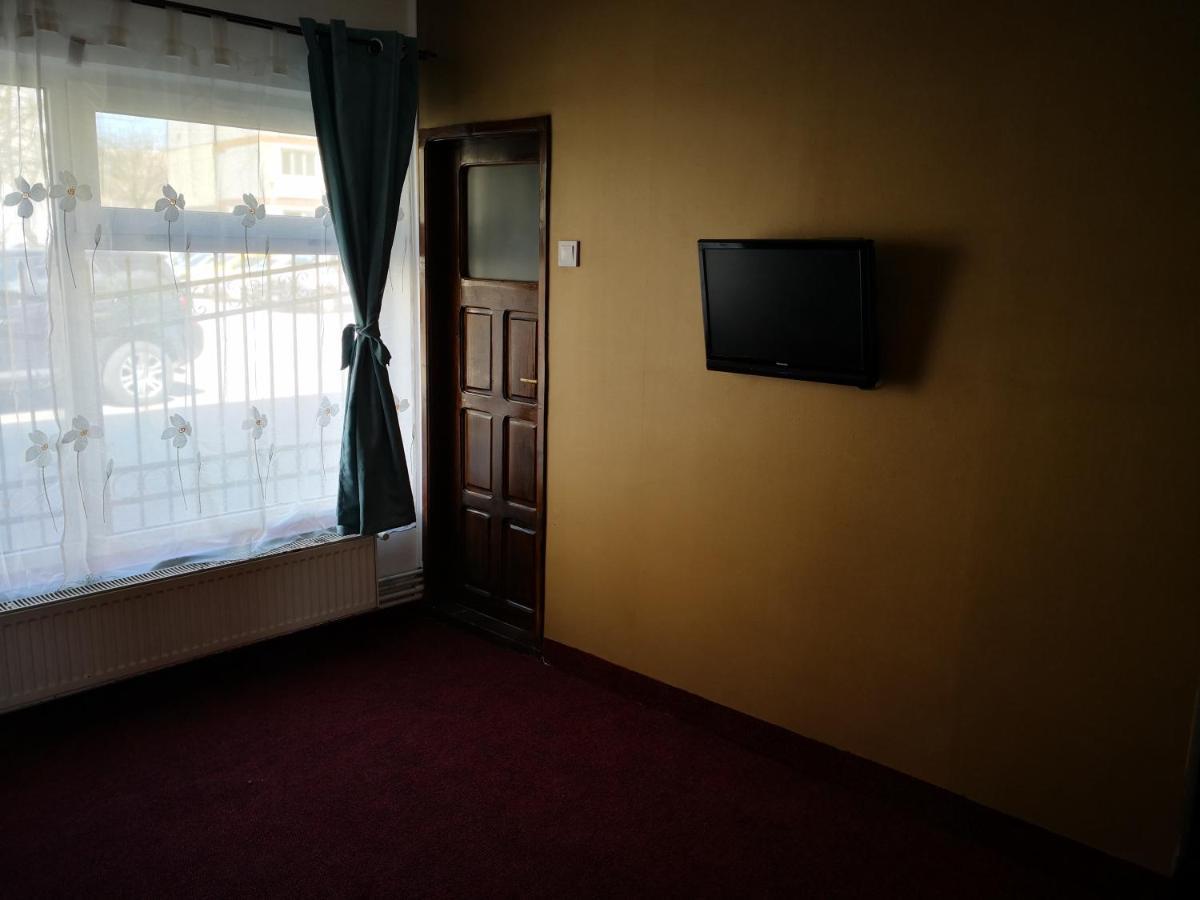 Golden Pension Тиргу-Жіу Екстер'єр фото